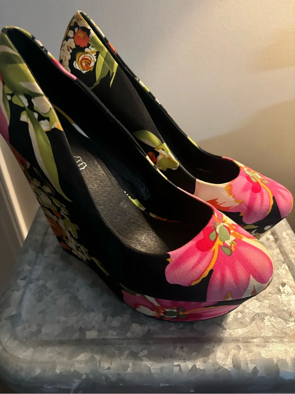 Aldo Black Floral Pink Platform Wedge Pumps